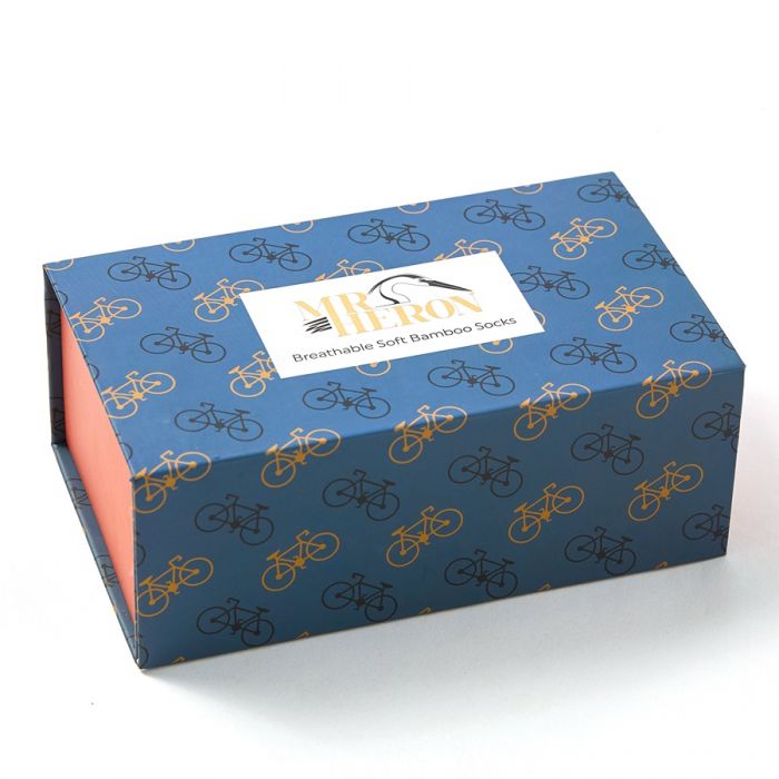 Three pairs of super soft Bamboo Socks in a fabulous gift box. Mr Heron - Little Bikes – fits shoe size 8-11 54% Bamboo 22% Cotton 16% Polyester 6% Nylon 2% Elastan